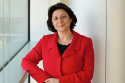 Annamaria Lusardi honoured with 2014 William A. Forbes Public Awareness Award